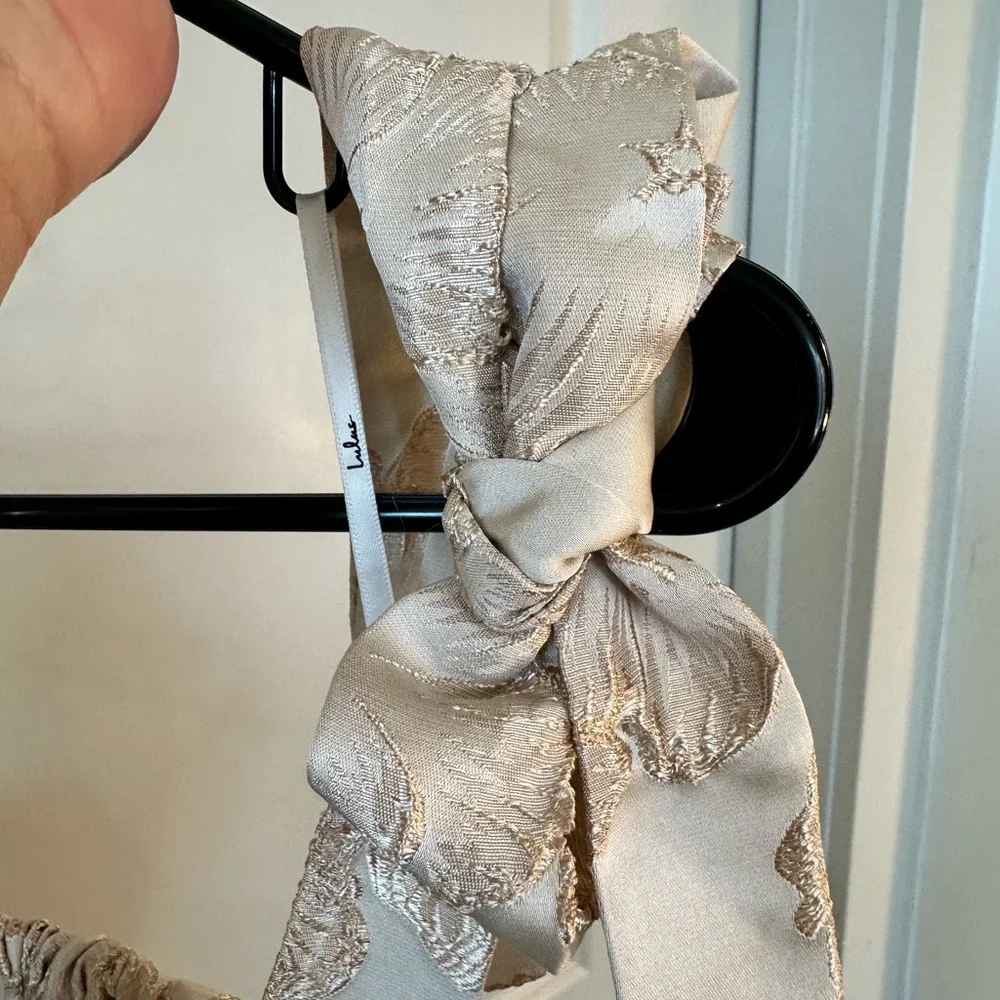 Lulu’s Cream & Gold Floral Jacquard Tie Strap Pockets Full Skirt MIDI Dress, S - Picture 11 of 14